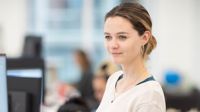 Employees working in Shell Shipping & Trading London office