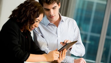 two people discussing how to apply for a job at Shell