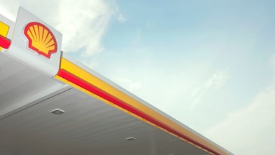 The Shell pecten on a retail service station