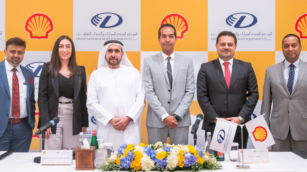 UK Minister for Exports, Graham Stuart MP, and Ali Al Janabi, Country Chair of Shell in the UAE